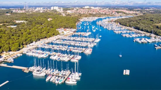 Chartertörn ab Veruda Pula, Kroatien