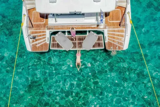 Premium Yachtcharter mit Charterbar